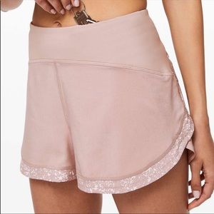 Lululemon run the line short reflective 3 inch